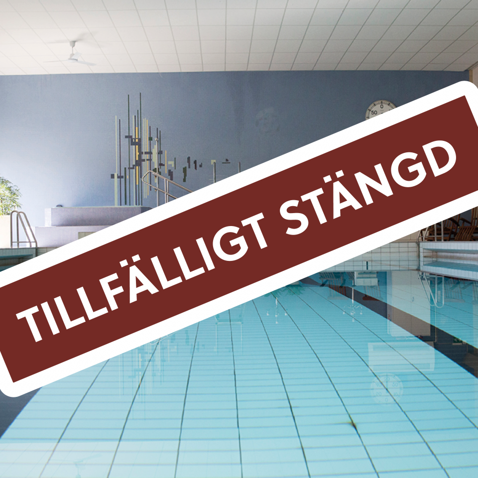 Simhallen i Norsjö. Text i bild: Tillfälligt stängd.
